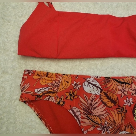 QUINTSOUK S NWT Bikini Solid/Floral Sporty Bikini Set Size Small NWT - Picture 2 of 10